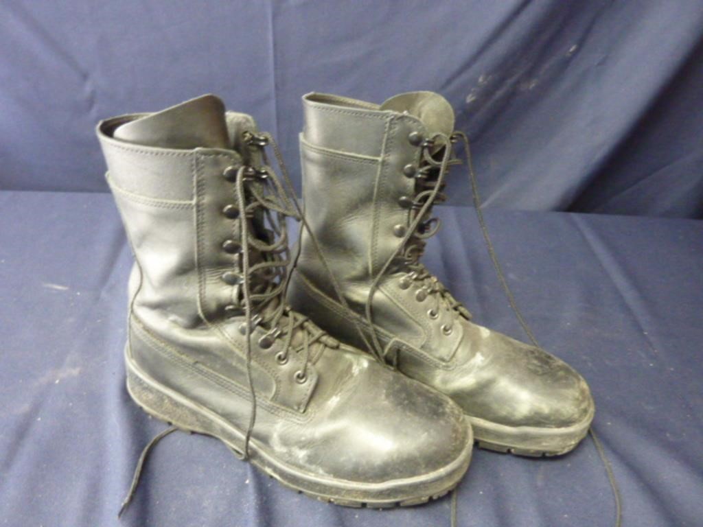 PAIR OF MEN'S LEATHER STEEL TOED BOOTS