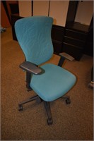 KEILHAUSER SGUIG PERFECT POSTURE EXECUTIVE CHAIRS