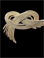 18k Yellow Gold Textured Ribbon Brooch