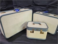 VTG Aero Pak Cream/Blue Suitcases & Train Case