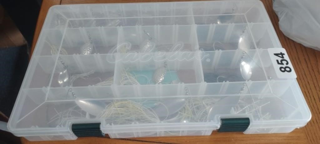 PLASTIC ORGANIZER WITH FISHING TACKLE