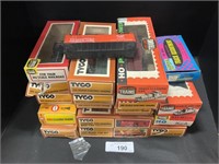 19 NOS Tyco Life Like HO Scale Train Cars, Engine.