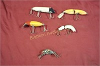 Vintage Fishing Lures 5pc lot Assorted Sizes/Mfgs