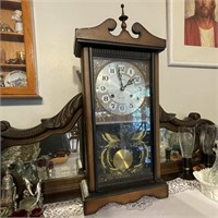 Alaron 31 Day Wall/ Mantle Clock Has Surface