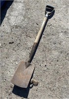 SQUARE SHOVEL