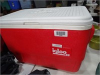 Medium Sized Igloo 25 Qt Red Cooler