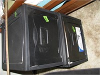 2 Plastic organizers with drawer