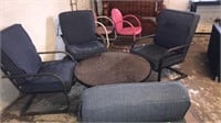 4 lawn chairs w cushions. Metal leg table