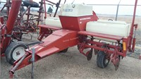 International 400 Cyclo 4 Row Corn Planter