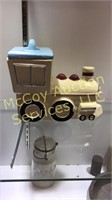 Locomotive cookie jar, hairline in the lid