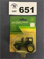 ERTL 1/64 John Deere Tractor with Sound/Gard