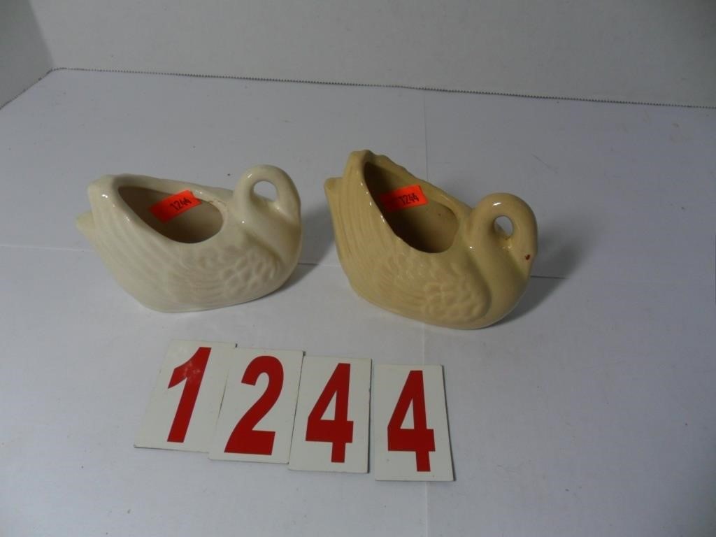 Junw 2024 Swan and Flamingo Figurines Auction