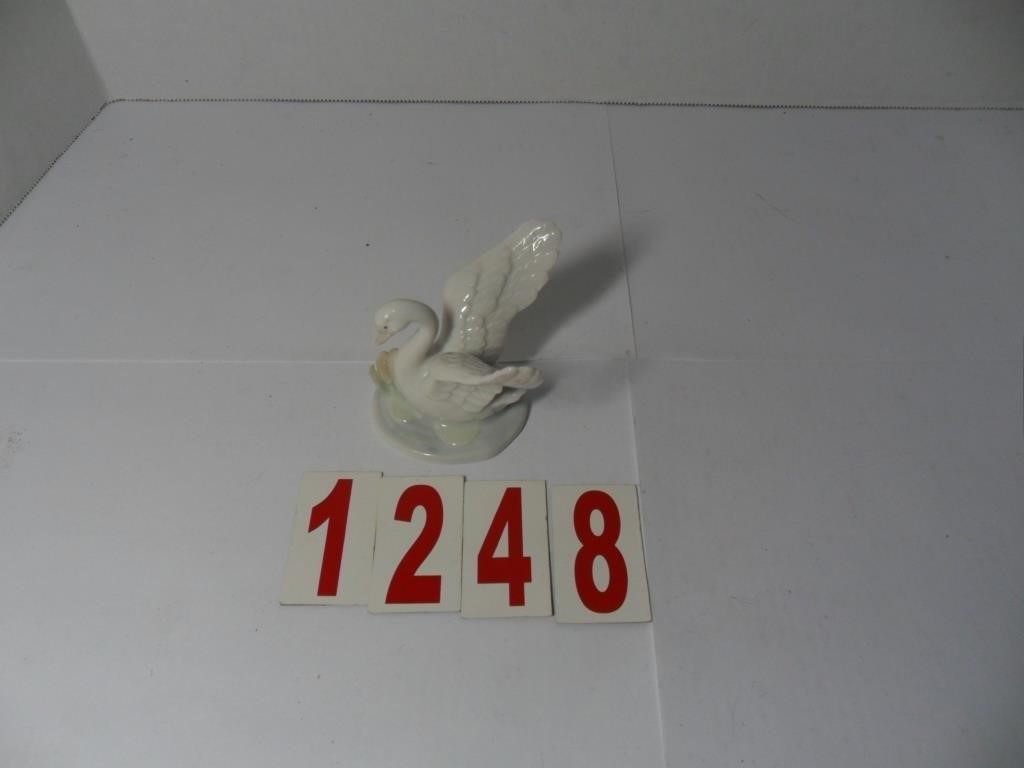 Junw 2024 Swan and Flamingo Figurines Auction