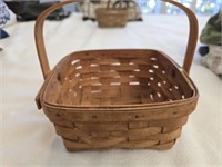 Signed 1991 handwoven longaberger basket