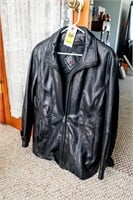 Tiboh Women's Black Leather Jacket (Petite)