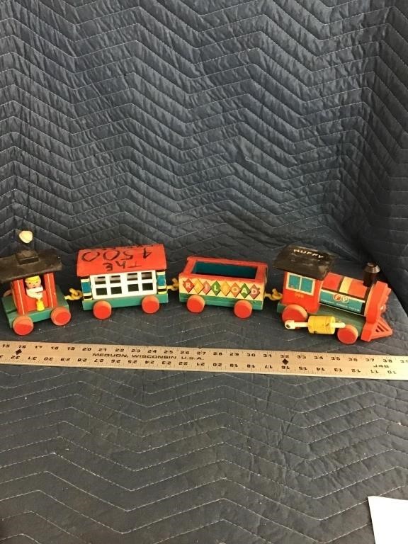 Vintage Fisher Price Huffy Puffy Train Set with 4