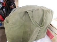 Army bag w/wool blanket