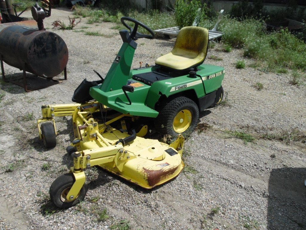 JOHN DEERE 525 LAWN MOWER, 48'' DECK CONDITION UNK