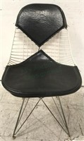 Herman Miller Mfg. Mid Modern Wire & Leather Chair