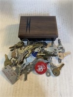 Metal trinket box with keys