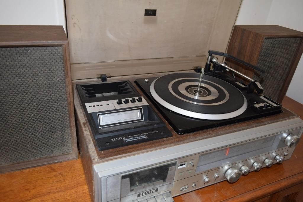 Zenith Stereo System w/ 8 Track Player (works)