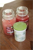 SELECTION OF YANKEE CANDLES