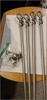 F7) Curtain rods with hardware