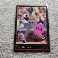 1992 Leaf Black Insert Tony Gwynn