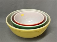(3) Pyrex Nesting Bowls