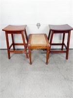 VANITY SEAT WITH CANING