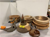 GROUP OF HANDMADE WOODEN BOWLS, BIRD FIGURES,