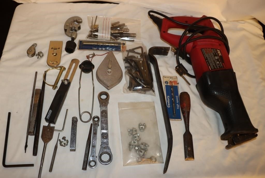 Skil Mo. 9200 Sawzall (works) & Allen Wrenches &