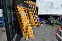 Scaffolding System: (12) Uprights, (8) Connectors,