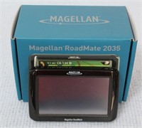 Magellan RoadMate 2035 GPS w/ charger & box