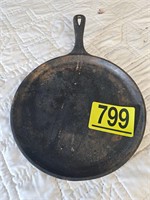 LODGE- flat cast iron skillet