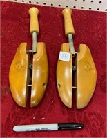 WOOD SHOE STRETCHERS