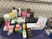 1 LOT FLAT OF ASST HEALTH AND BEAUTY ITEMS: