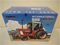 IH 886 Toy Farmer 2018 NIB 1/16