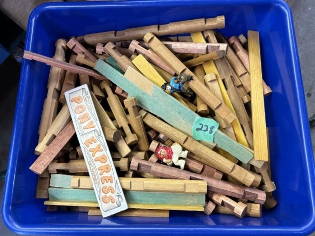 Lincoln Logs - Blue Tub