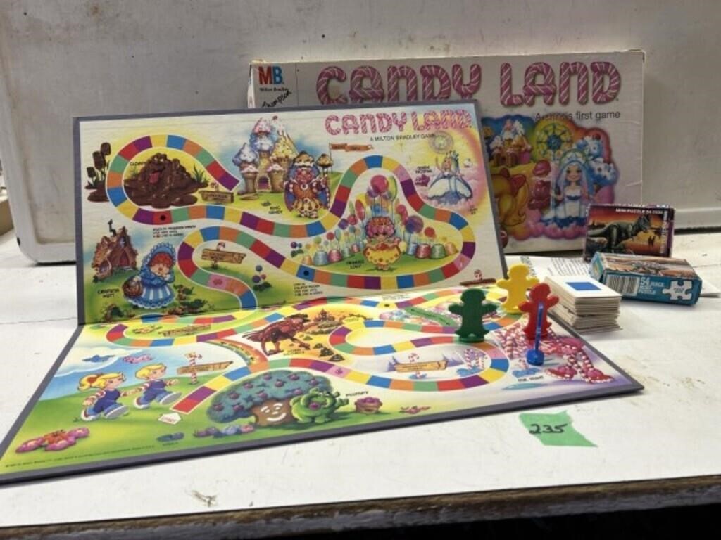 Candyland game & 2 mini Dinosaur Puzzles