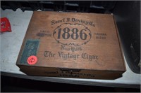 VINTAGE CIGAR BOX