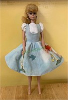 1962 Midge Barbie doll - with an