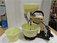 HAMILTON BEACH MODEL C BLENDER, CUSTARD GLASS