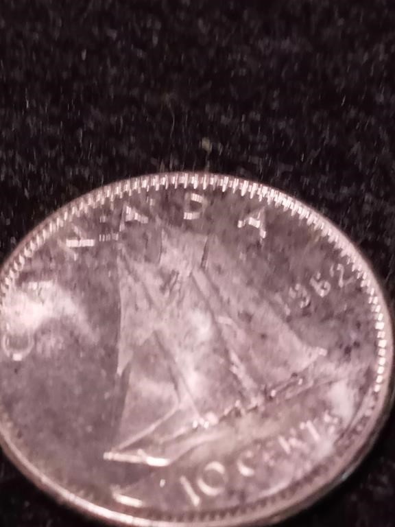 1962 .999 Fine 80% silver Canadian dime