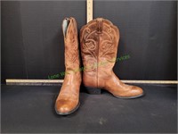 Ariat Cowboy Boots, Size 8B