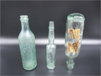 3 Antique Bottles / 3 Bouteilles antiques