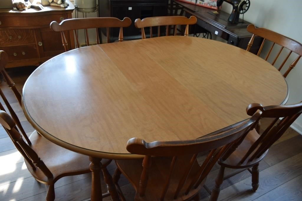 5' Dining Room Table & Chairs