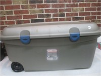 44 Gallon Tote with Lid on Wheels