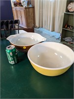 Woodland Brown & Yellow VTG Pyrex Mixing Bowls