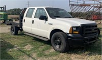 2006 Ford F-350 crew cab 2WD flat bed with fifth